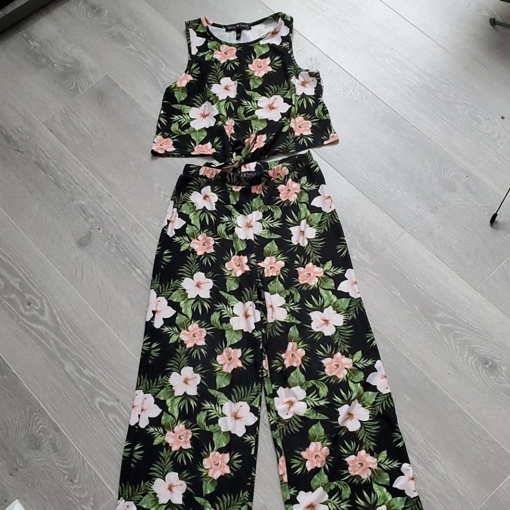 Adorable, soft, beachy outfit